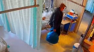 Odwiedzał żonę w szpitalu. Kamery nagrały, co zrobił