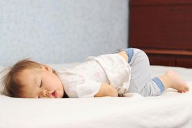 Jak nauczyć dziecko spać samo? Metoda 3-5-7