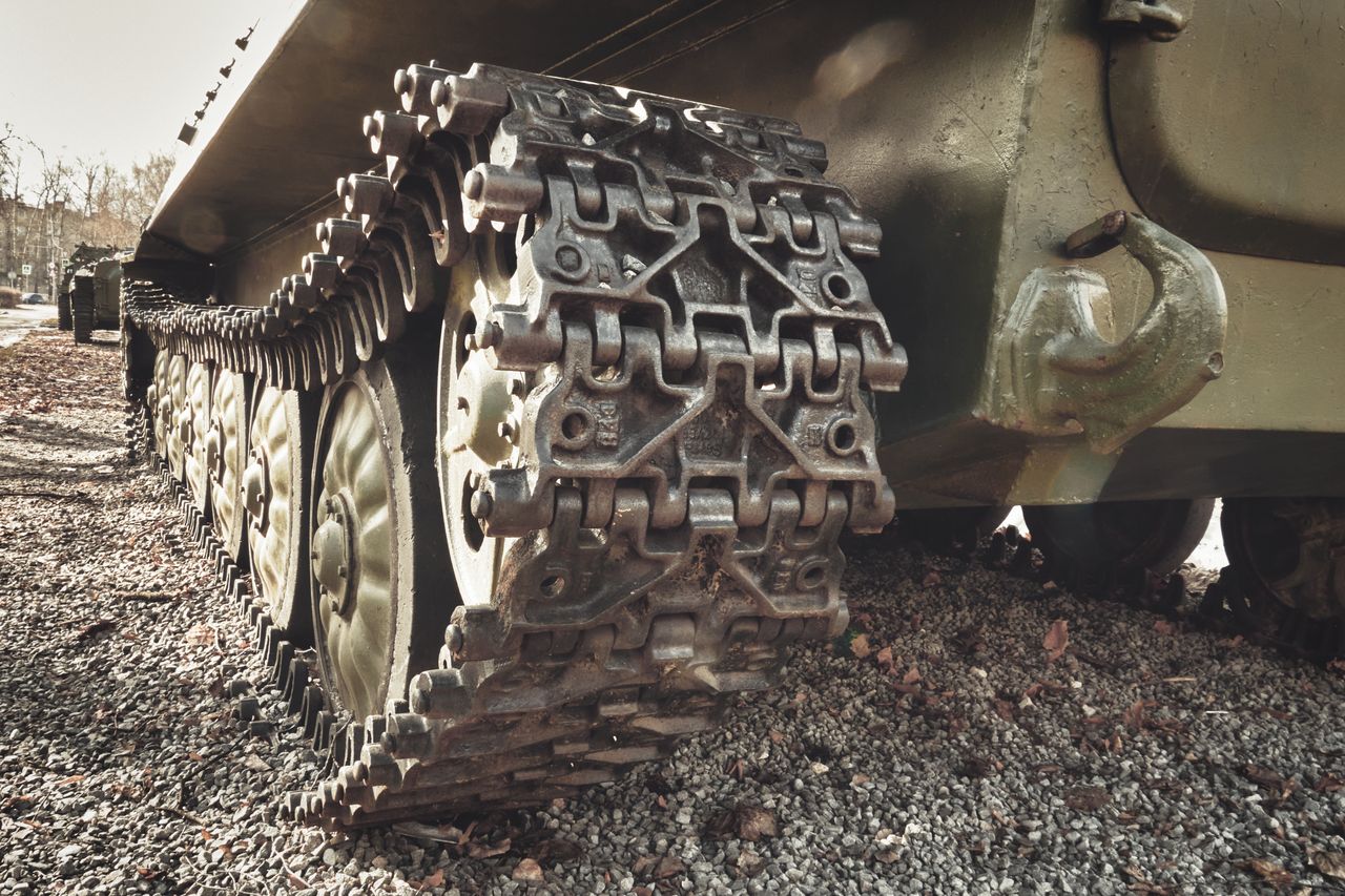 Rosjanie mają problem z naprawą zniszczonych czołgów
