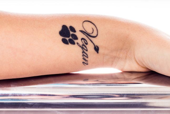 Dzięki tatuażom-napisom można wyrazić siebie