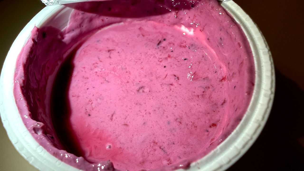 Co się kryje w jogurcie owocowym? Bomba zagęstników i cukru