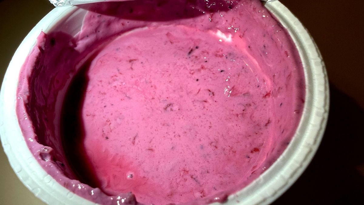 Warto zwracać uwagę na skład jogurtów owocowych.