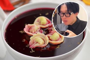 Azjata spróbował wigilijnego barszczu z uszkami. Jego reakcja mówi sama za siebie