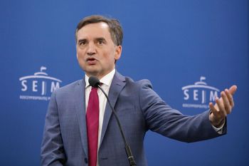 Zatrzymanie i doprowadzenie Ziobry na przesłuchanie. Decyzja sądu