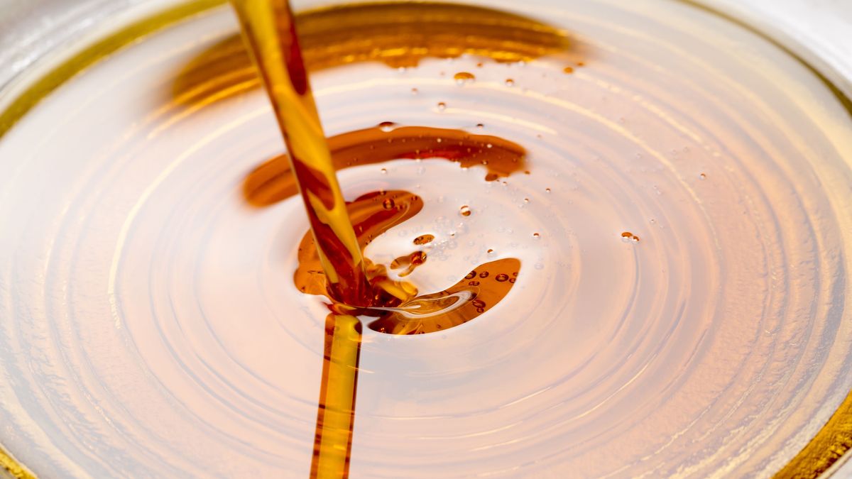 Olej z ostropestu wspomaga pracę wątroby.