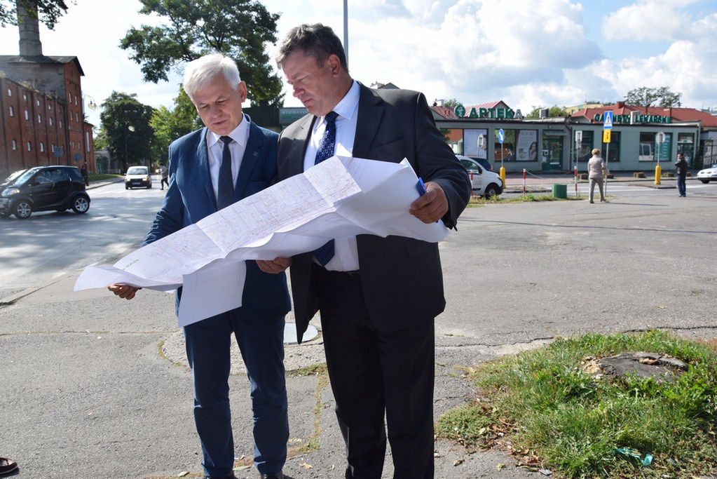 Pozyskujemy pieniądze na drogi – skuteczne działania starostwa