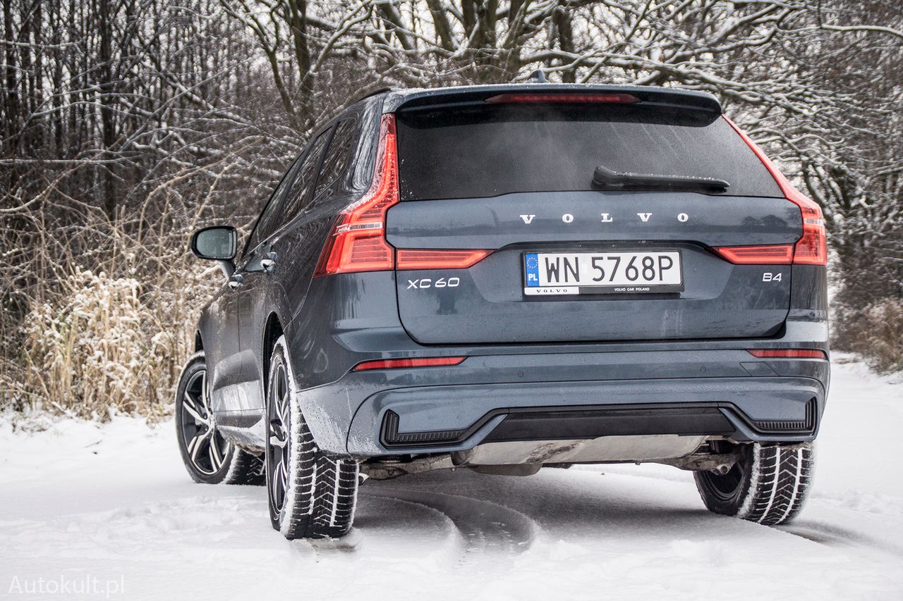 Volvo XC60 B4 face lifting (2022)