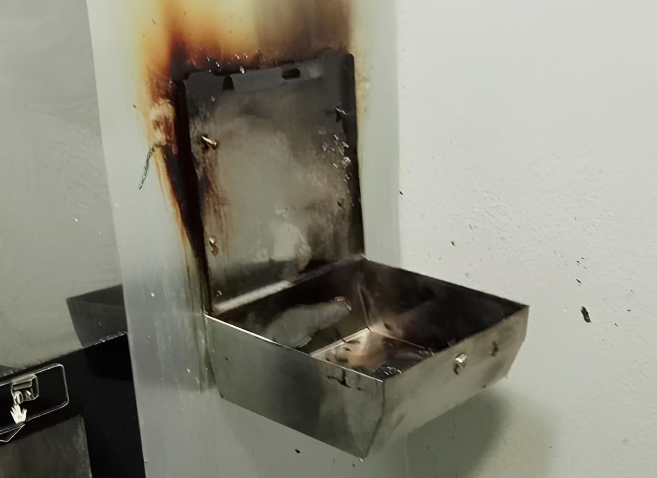 Gorzów Wlkp.: Petarda w miejskim szalecie przy Borowskiego. Miasto znów musi naprawiać zniszczenia