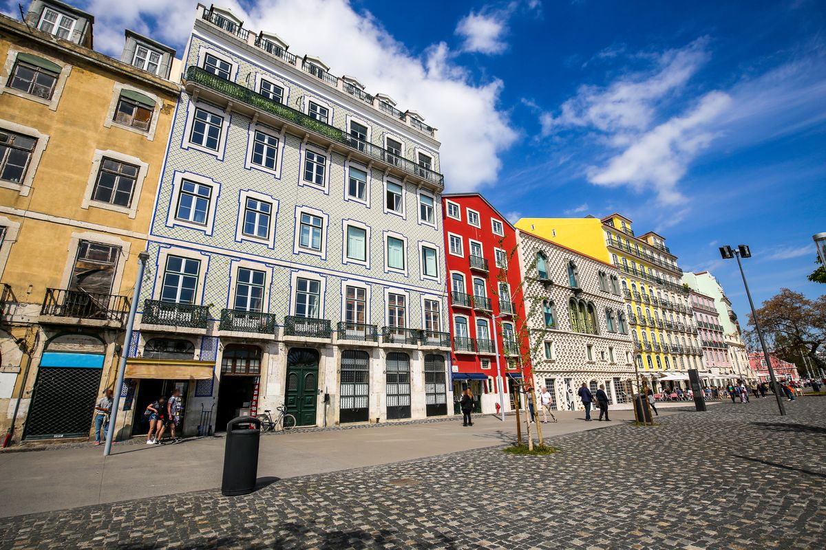 Bacalhoeiros - to jedna z bocznych ulicy na lizbońskiej starówce