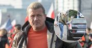 Jarosław Jakimowicz zablokował ulicę i spacerował z plikiem banknotów w dłoni. Paparazzi zrobili mu zdjęcia