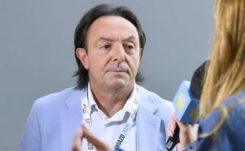 Wspomina przeprowadzkę do Polski. Tak nastraszyła go rodzina