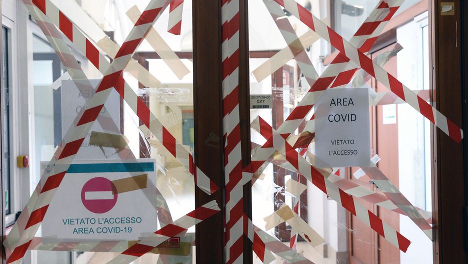 BOLOGNA, ITALY - DECEMBER 25: Christmas atmosphere at Covid Unit of the Sant'Orsola hospital on December 25, 2020 in Bologna, Italy. (Photo by Roberto Serra - Iguana Press/Getty Images)