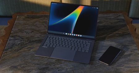 Google wchodzi na rynek laptopów. OLED, mocne procesory i AI, ale tanio nie jest
