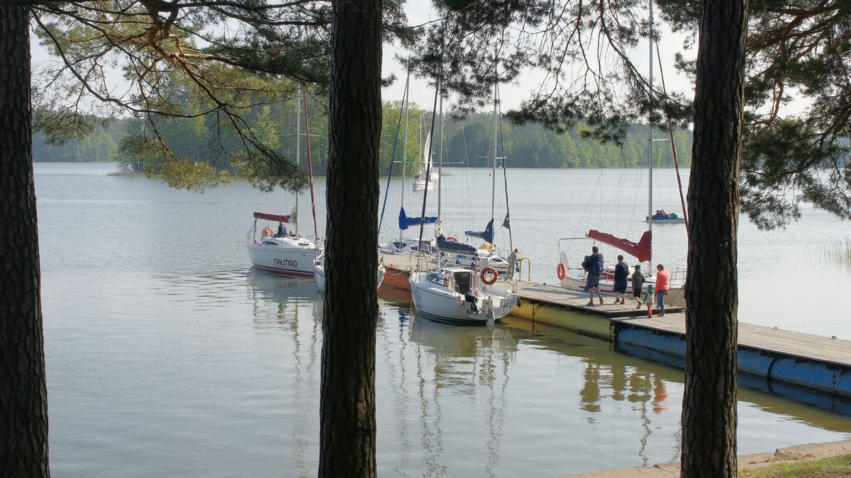 Żeglarze pozbywają się nieczystości z jachtów na różne sposoby