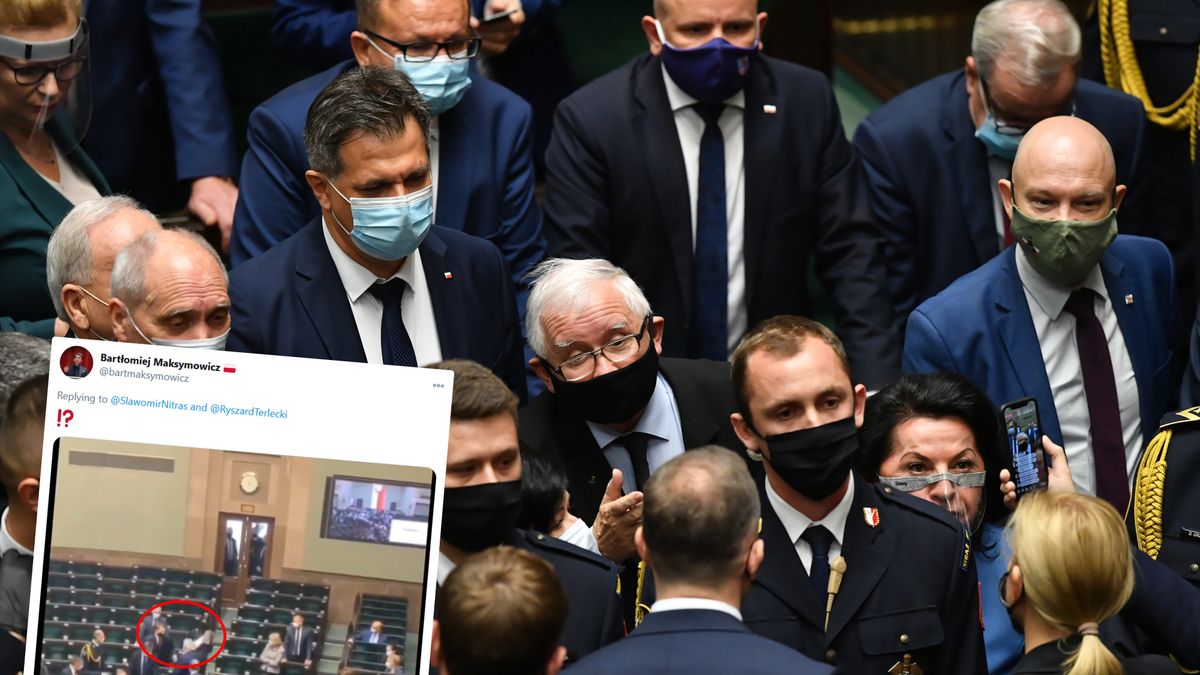 Jarosław Kaczyński rozmawia z Cezarym Tomczykiem i Sławomirem Nitrasem