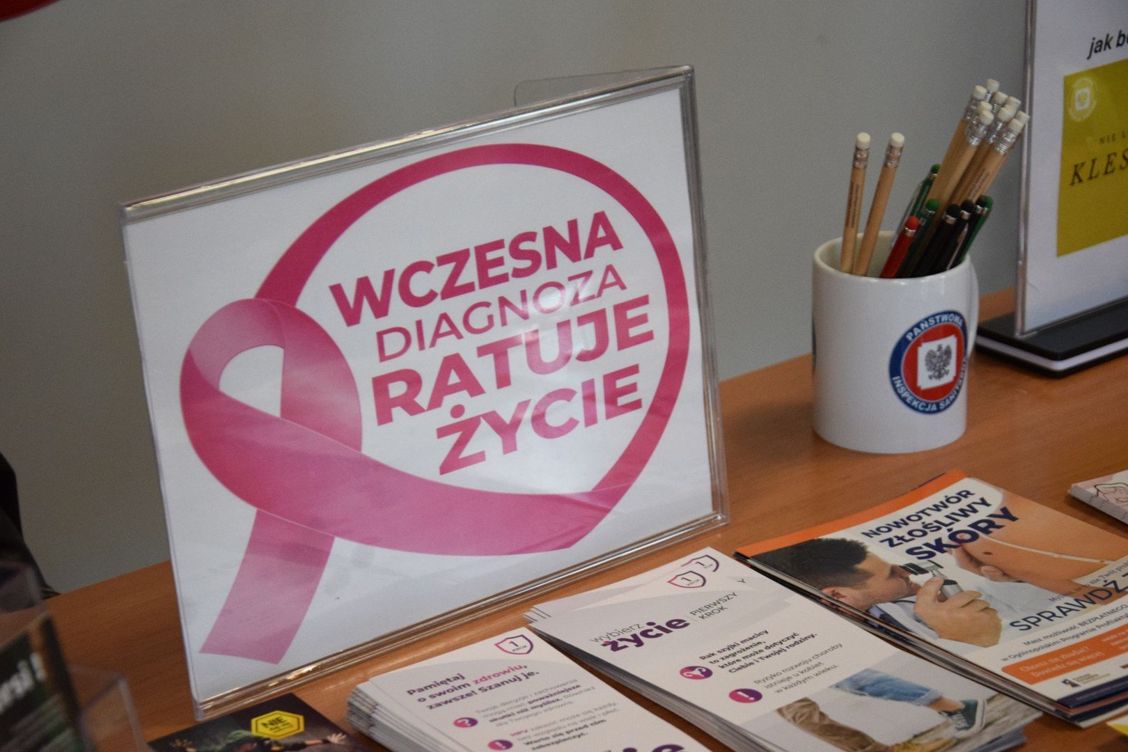 Jednym z celów działalności amazonek jest edukacja dotycząca profilaktyki raka piersi.