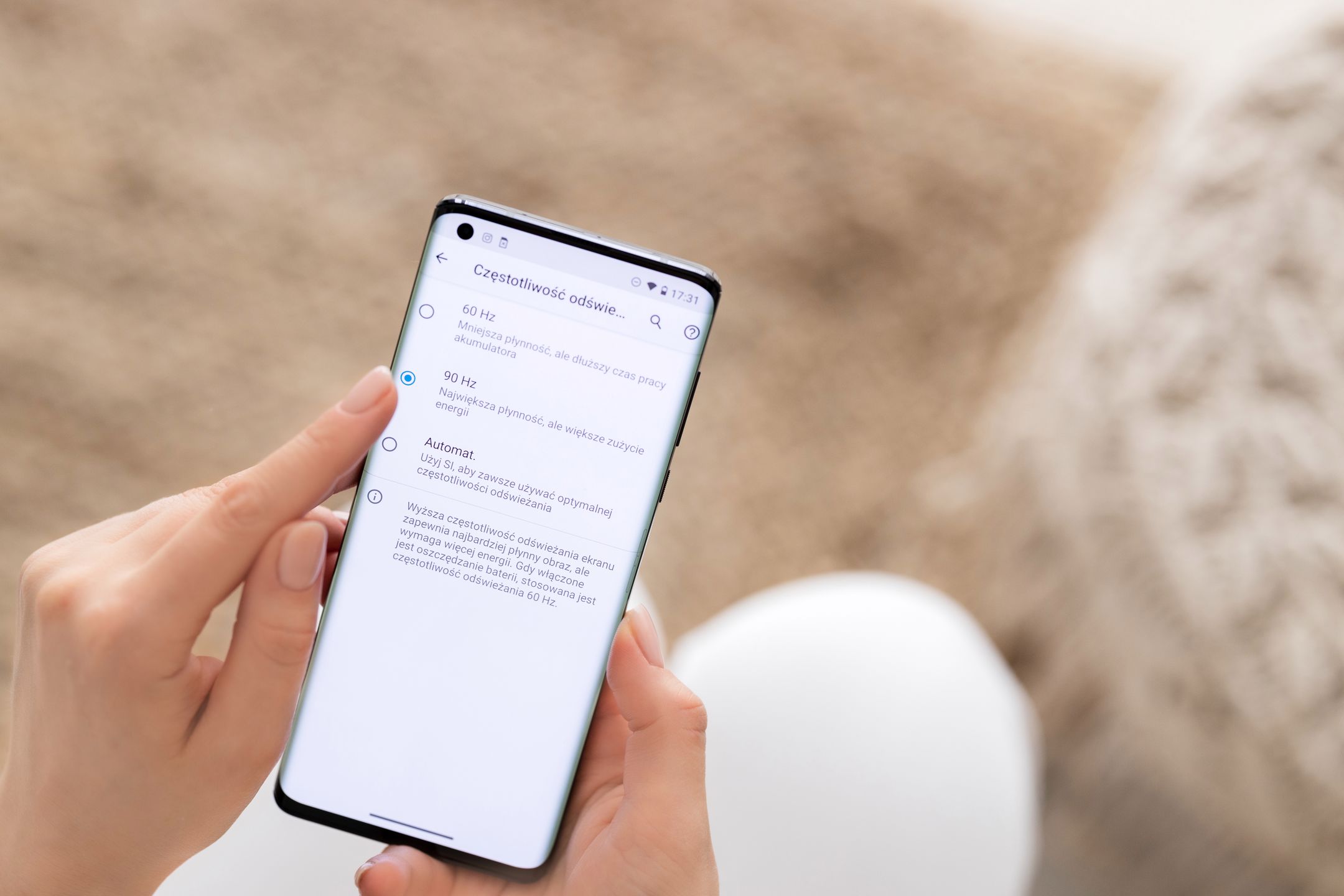 Obłędnie zakrzywiony ekran motoroli edge to dużo więcej niż gadżet. To mnóstwo przydatnych funkcji 4