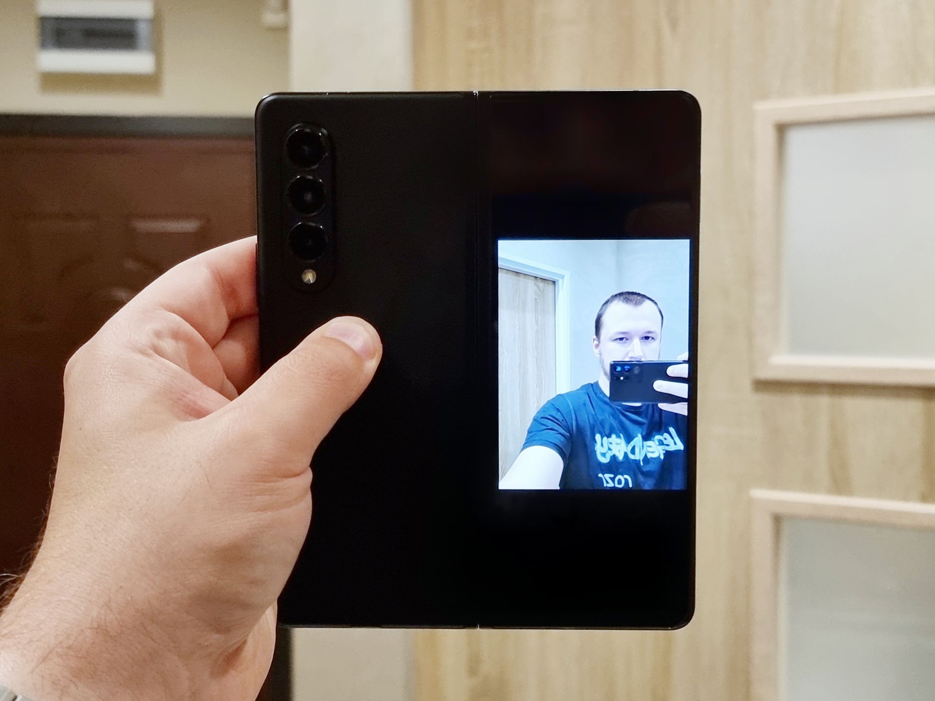 Polubiłem się z aparatem pod ekranem. Ale jeszcze nie chcę go w każdym smartfonie 5