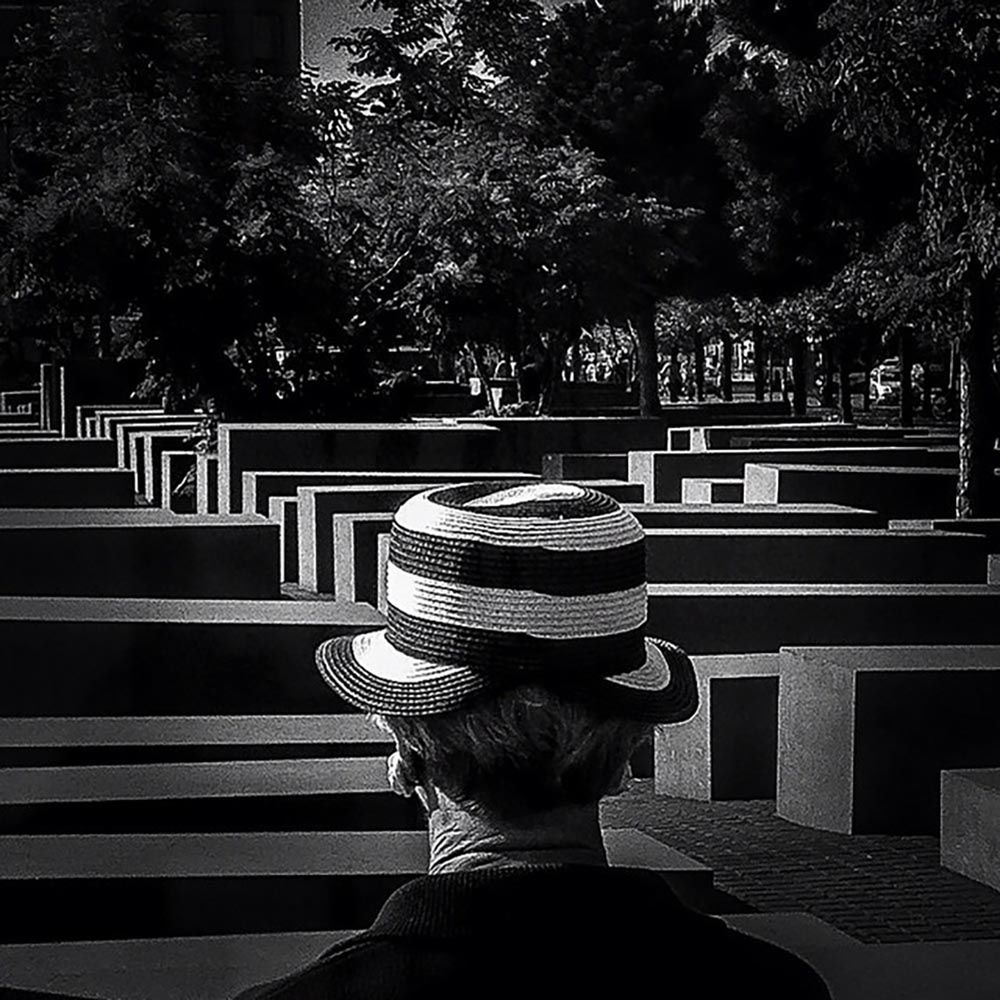 CONTEMPLATING THE JEWISH HOLOCAUST MEMORIAL