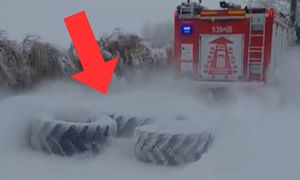W ten sposób odśnieżali drogę. Wideo ze strażakami niesie się po sieci