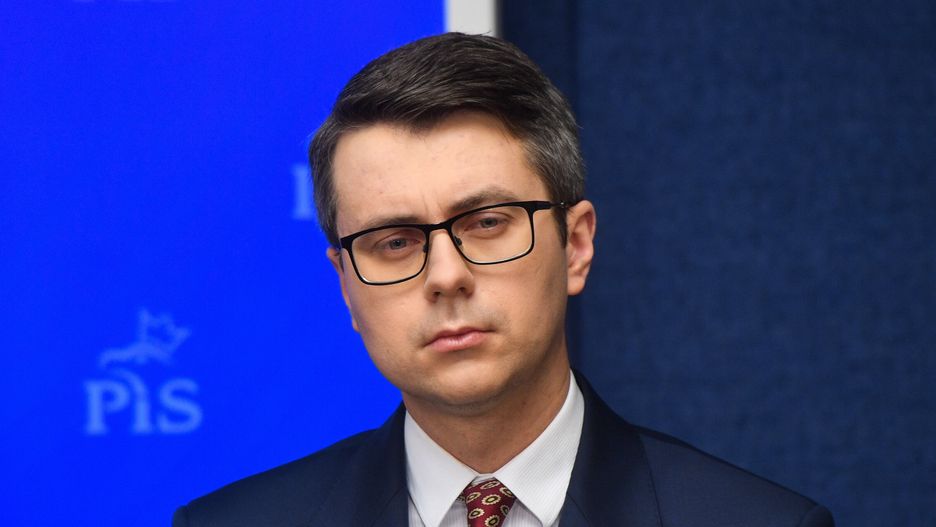 "Niech się pani nie stresuje". Spięcie Muellera z dziennikarką TVN24