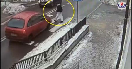 "Zatrzymał się, ale on nie" – 60-latek potrącił 18-latkę na pasach i chwilę później uderzył w Peugeota