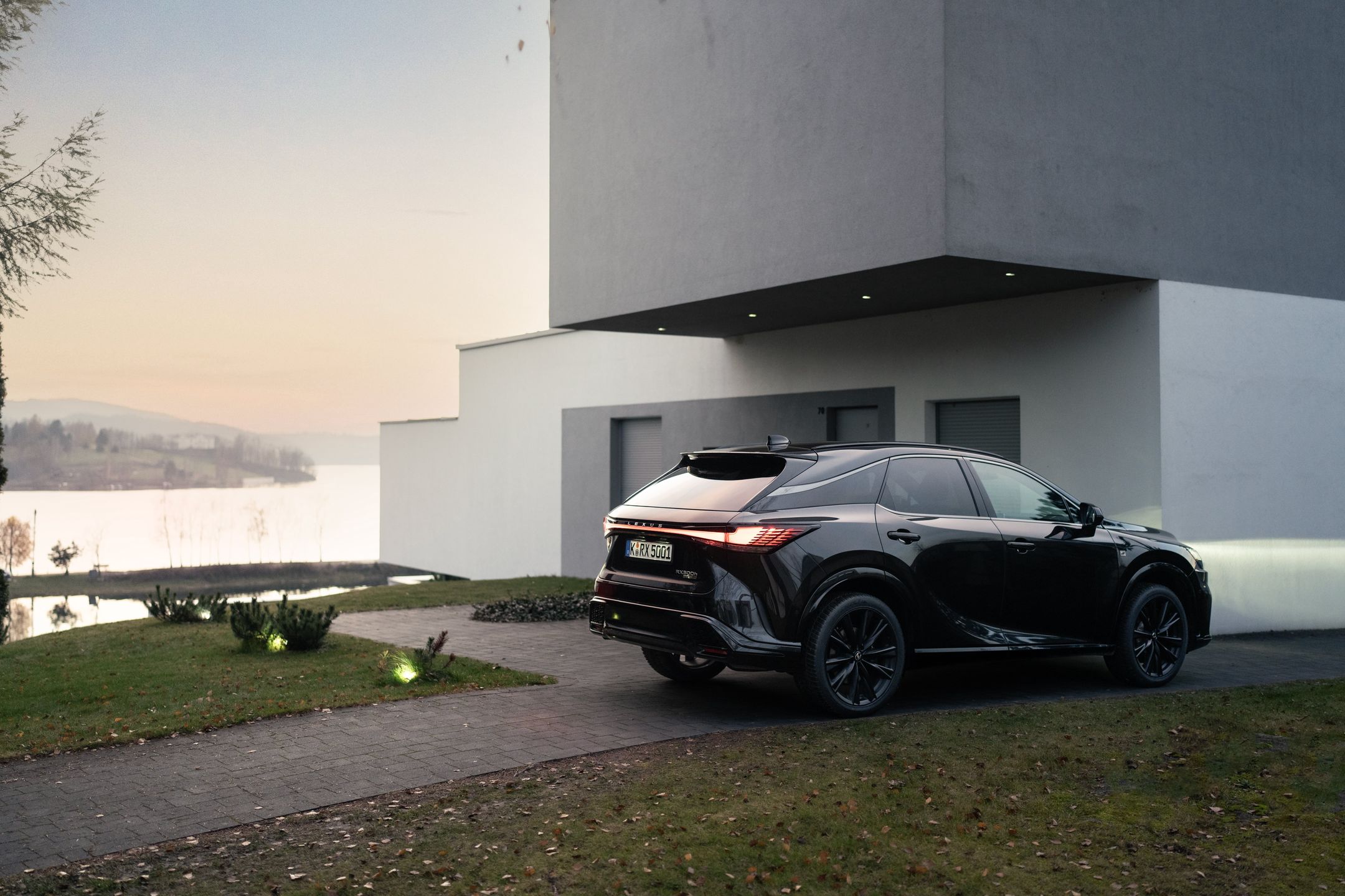 RX 500h - karta przetargowa, którą Lexus może przyciągnąć klientów Audi czy BMW