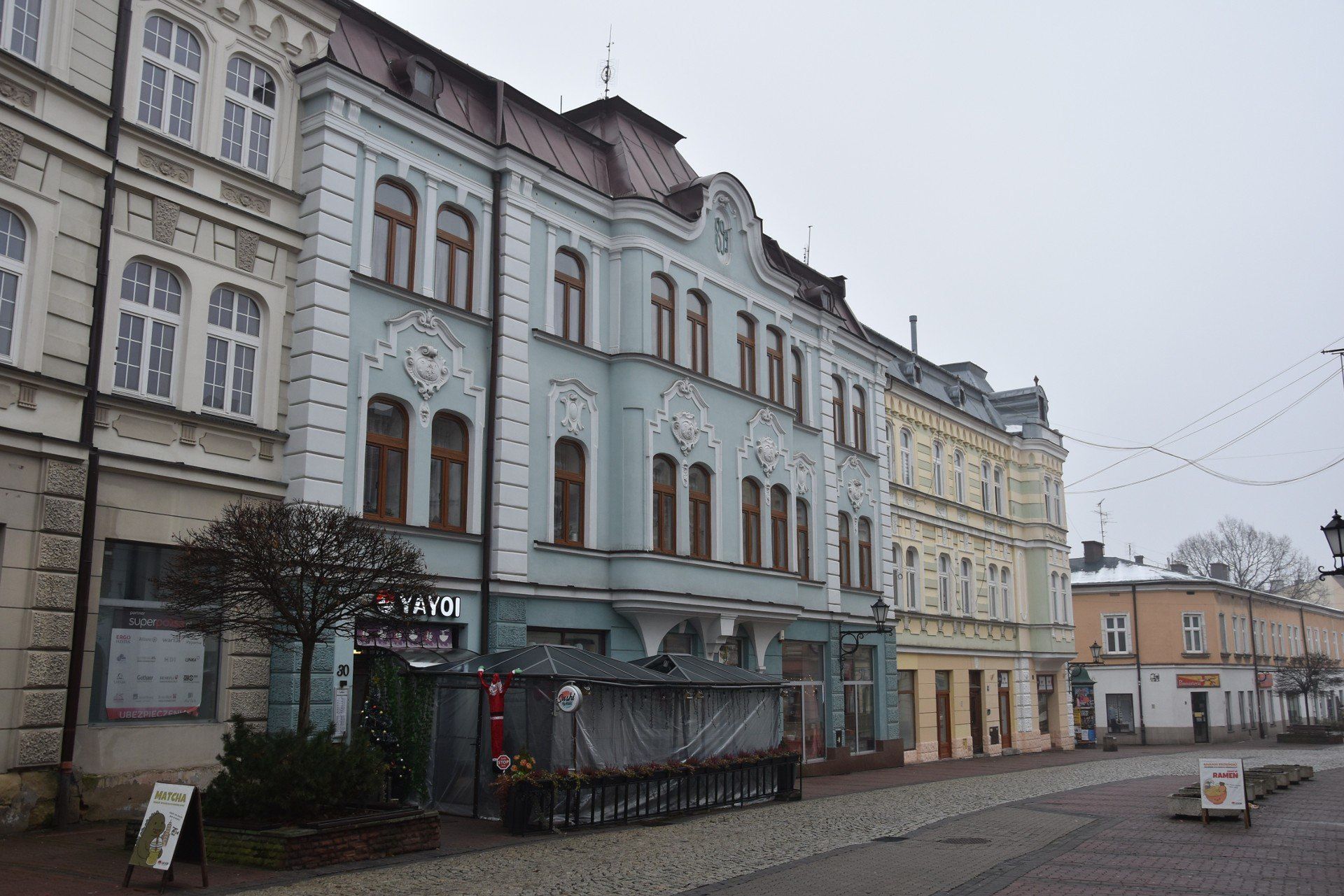 W Tarnowie przybywa kamienic z odnowionymi elewacjami, które udało się odrestaurować i tchnąć w nie nowe życie