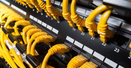 Sieci teleinformatyczne. Infrastruktura łączności dla społeczeństwa