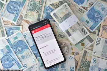 "Tracą kilka tysięcy zł". Eksperci ostrzegają ws. rozliczenia PIT