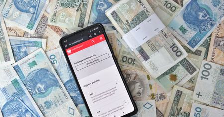 "Tracą kilka tysięcy zł". Eksperci ostrzegają ws. rozliczenia PIT