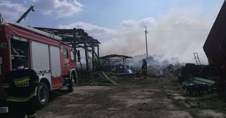 Wielki pożar w Kłodnicy Górnej. Płonie dawna fabryka brykietu