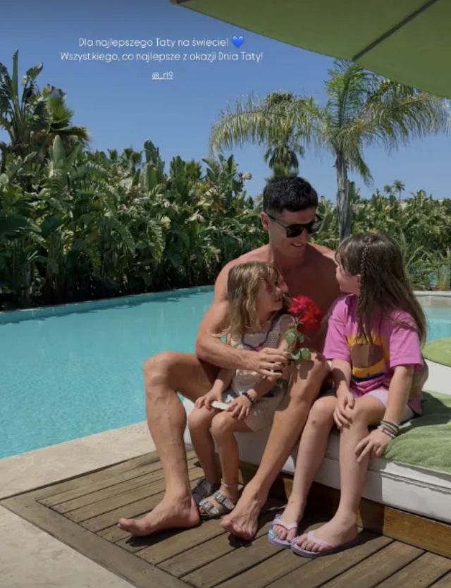 Anna Lewandowska pokazała zdjęie Roberta z córkami