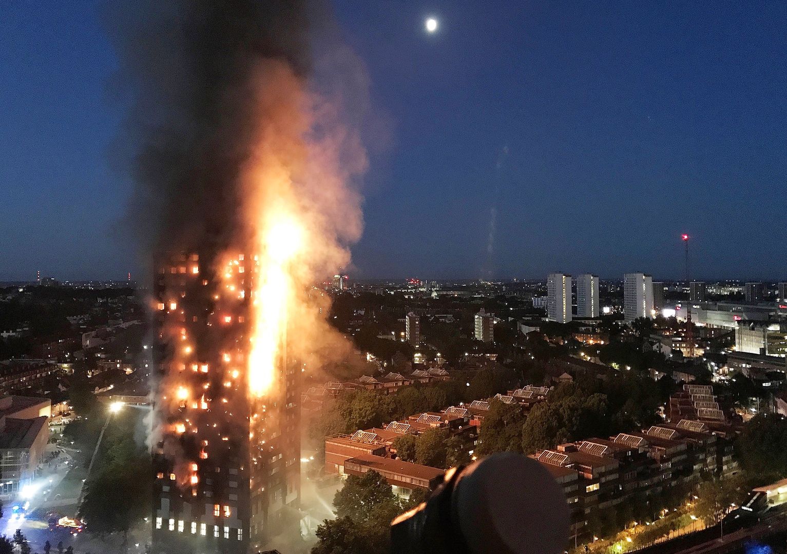 72 osoby straciły tu życie. Zapadła decyzja o Grenfell Tower w Londynie