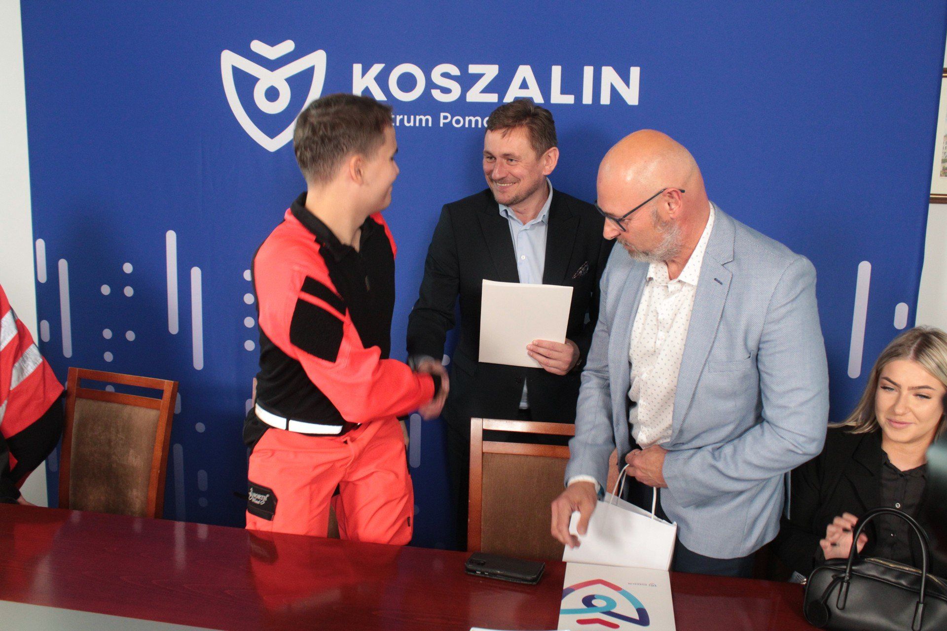 PODZIĘKOWANIA BOHATEROM