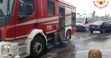 Tragedia we Włoszech. Nie żyje strażak, który ratował kierowców