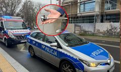 O włos od tragedii. Kobietę uderzył spadający z rusztowania klucz