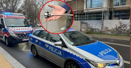 O włos od tragedii. Kobietę uderzył spadający z rusztowania klucz