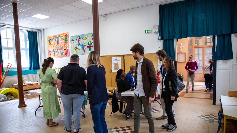 Francuzi głosuj w wyborach
