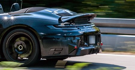 Bazowe Porsche 911 z wolnossakiem? Hybryda jest nieunikniona