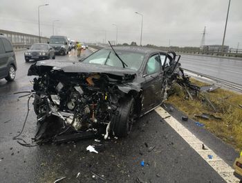 Kierujący BMW M5 spowodował karambol na trasie S8. Auto za około 700 tys. złotych nadaje się do kasacji