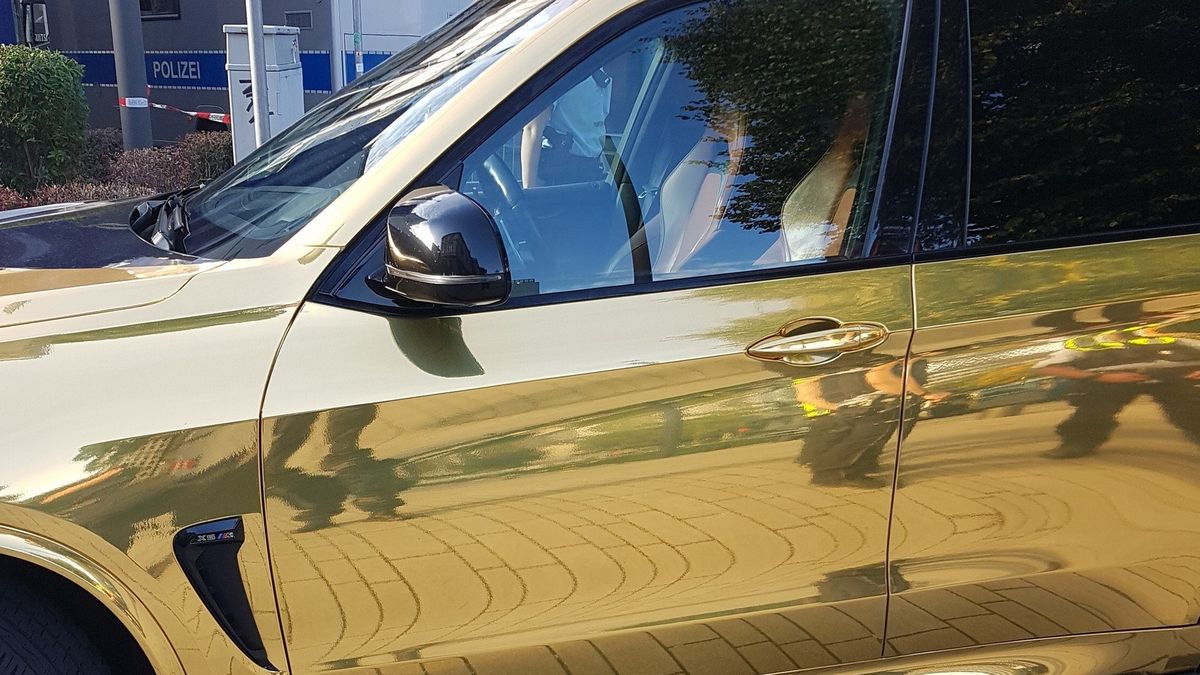 Złota folia to kontrowersyjna modyfikacja. W niektórych krajach jest uznawana za nielegalną.