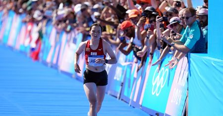 Wzruszający finisz olimpijskiego maratonu. Ludzie czekali do końca na Kinzang Lhamo