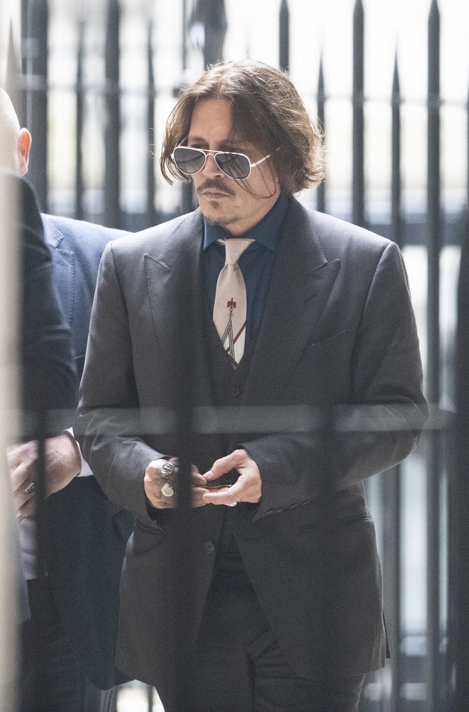 Johnny Depp przyznaje się do pisania po ścianie krwią