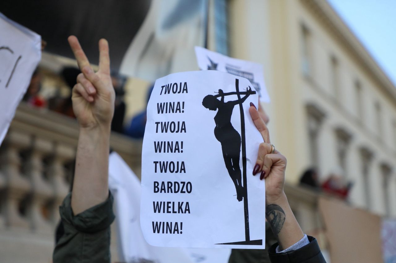 Strajk kobiet. Warszawa. W nocy koniec protestu przeciwko wyrokowi ws. aborcji