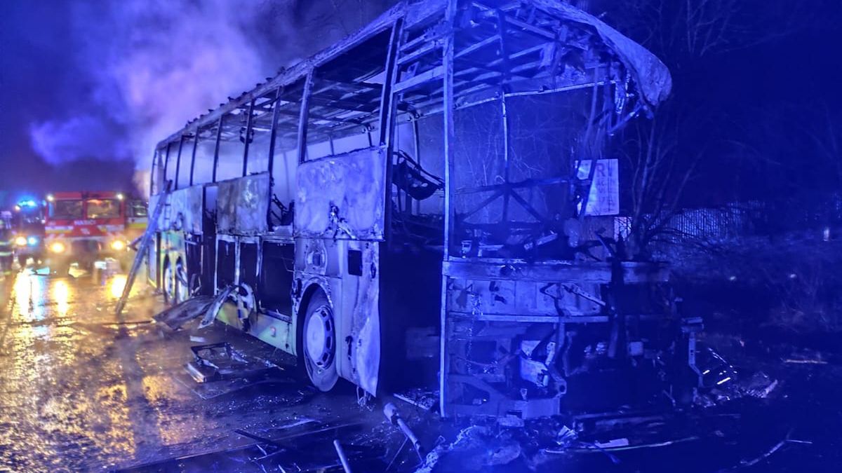 Autokar z polskimi podróżnymi spłonął doszczętnie