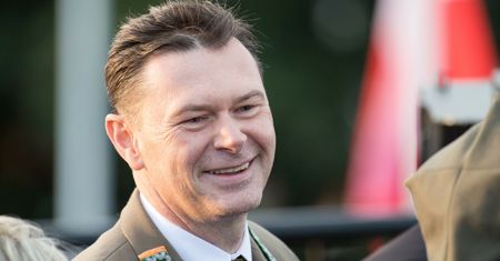 Brat Obajtka chciał kupić mieszkanie "za grosze". Zignorował zakaz? Dotarli do pisma