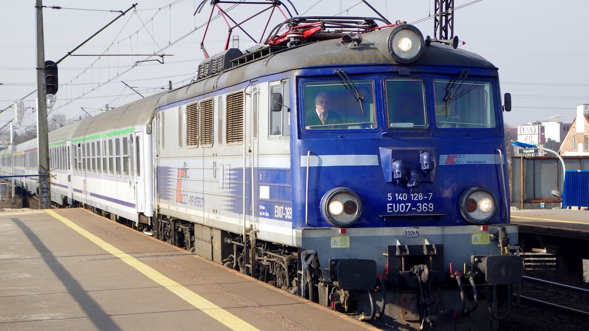 Walka z kryzysem. Rząd dofinansuje PKP. 