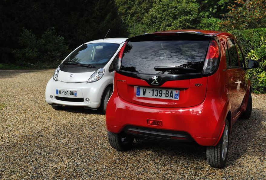 PEUGEOT iOn
