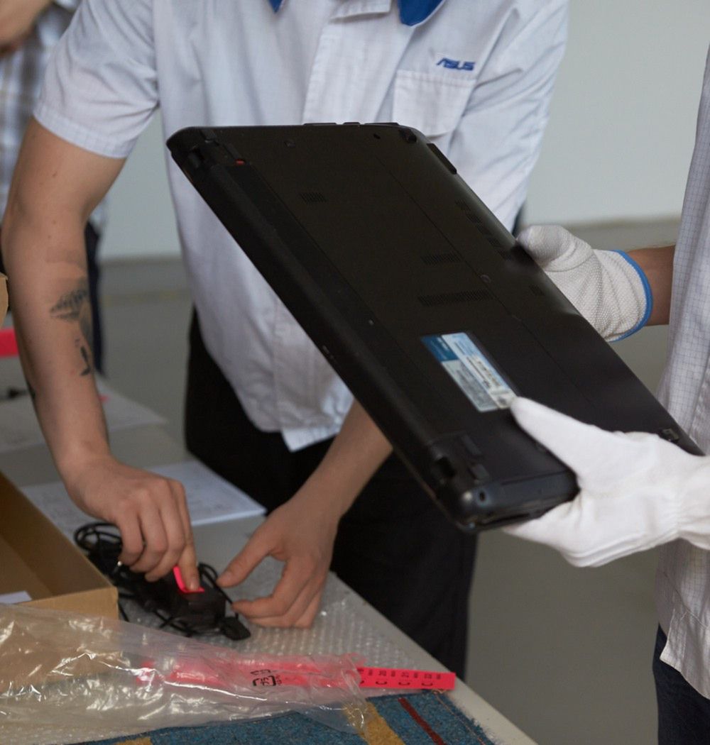 Podmienią matrycę i zepsują obudowę. Prawda? Sprawdziliśmy jak działa serwis Asusa 2